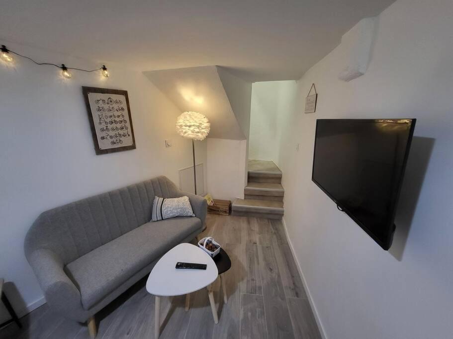 Superbe Appartement T2 Centre Historique La Souterraine Luaran gambar
