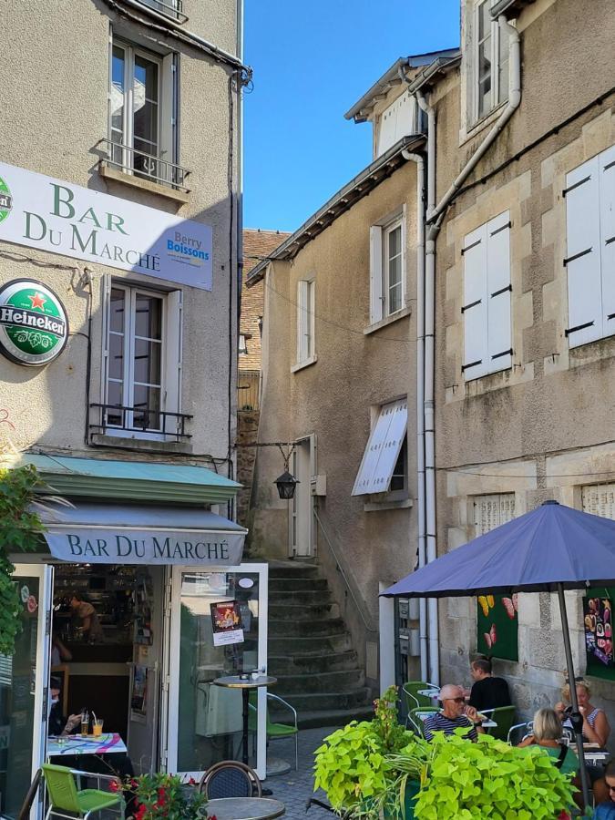 Superbe Appartement T2 Centre Historique La Souterraine Luaran gambar